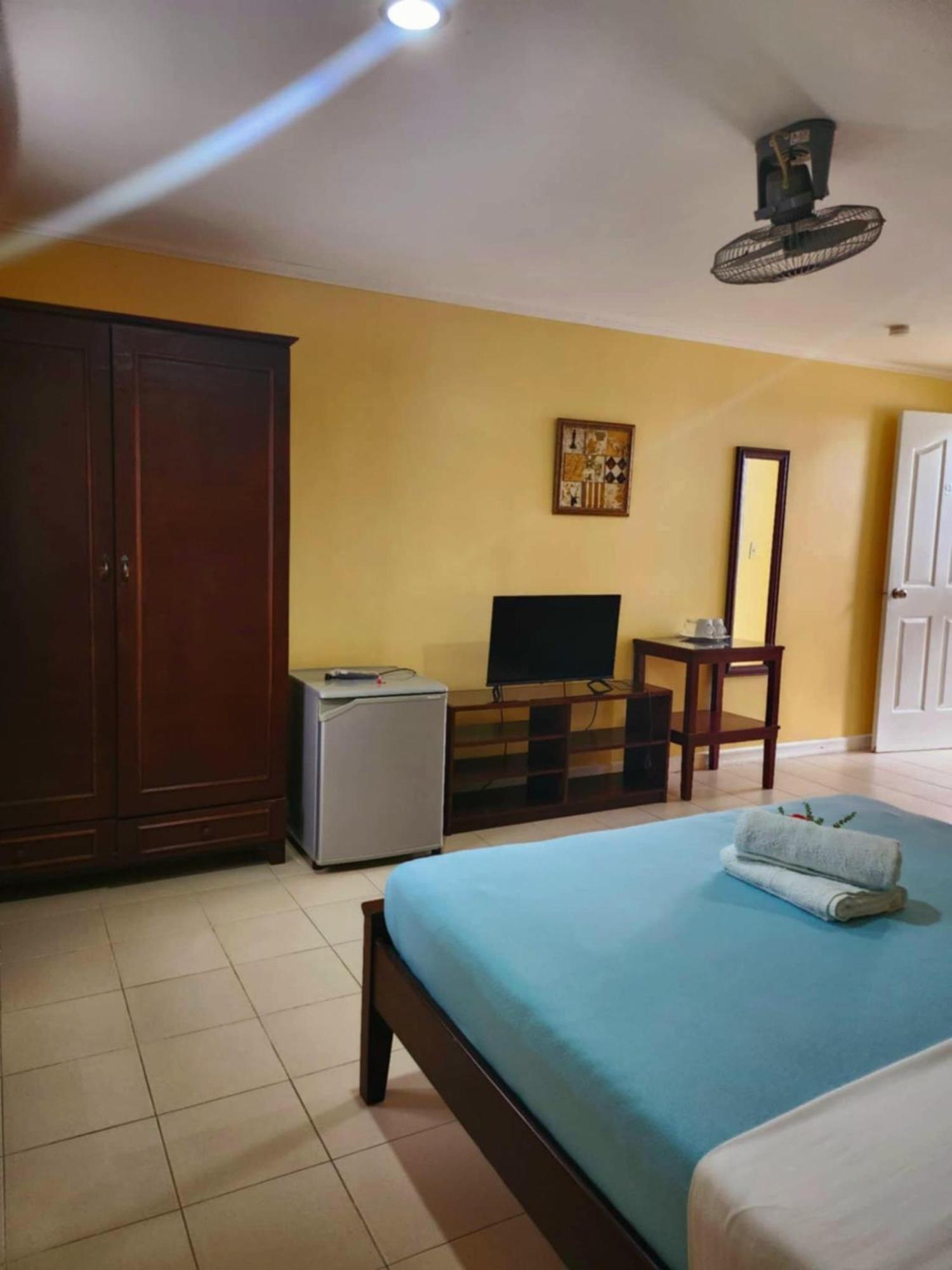 Villa Del Pueblo Inn Panglao-stad Buitenkant foto