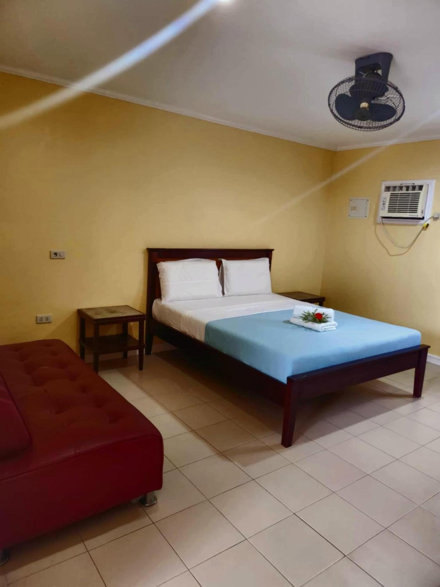 Villa Del Pueblo Inn Panglao-stad Buitenkant foto
